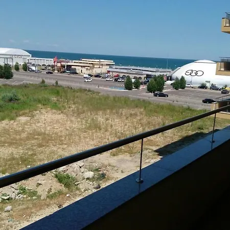 Unno Chic Mamaia